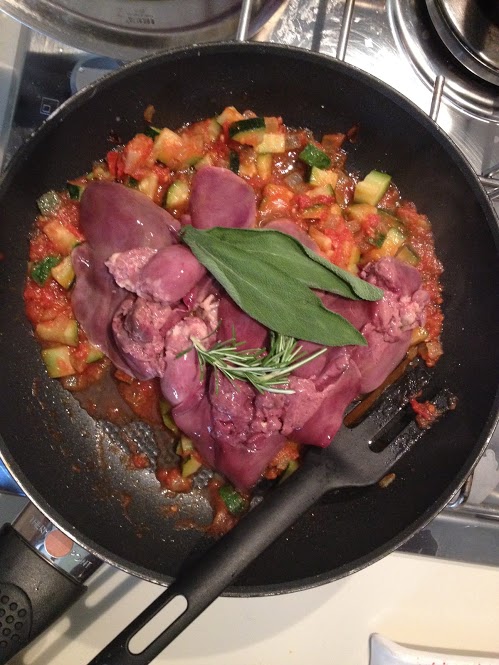 Making zucchini and chicken liver frittata