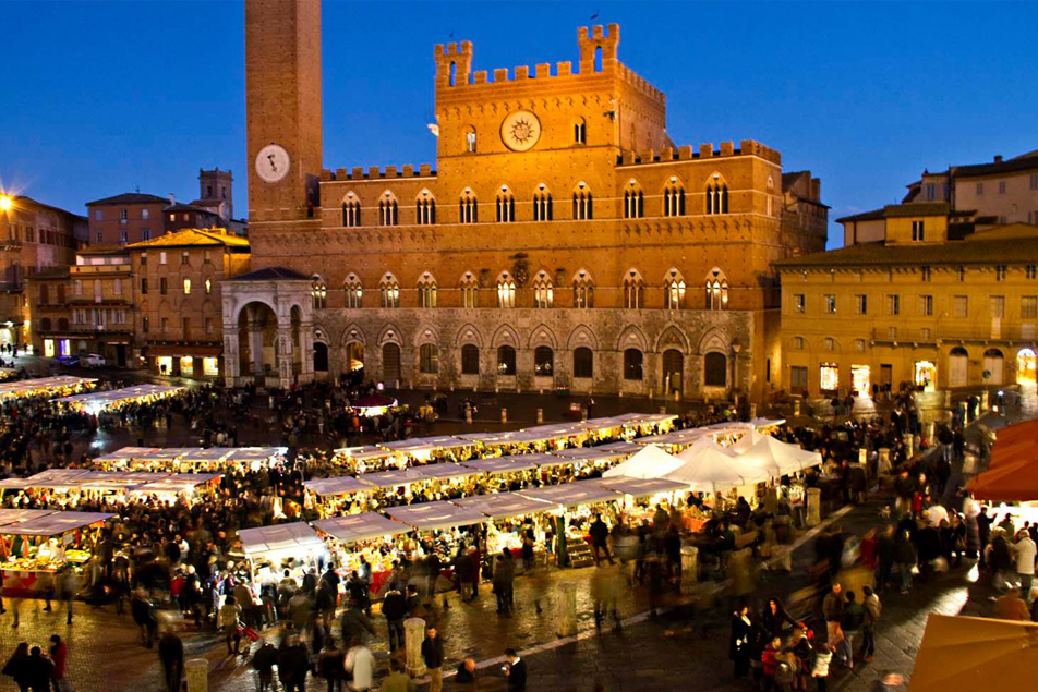 Il Mercato nel Campo a Siena