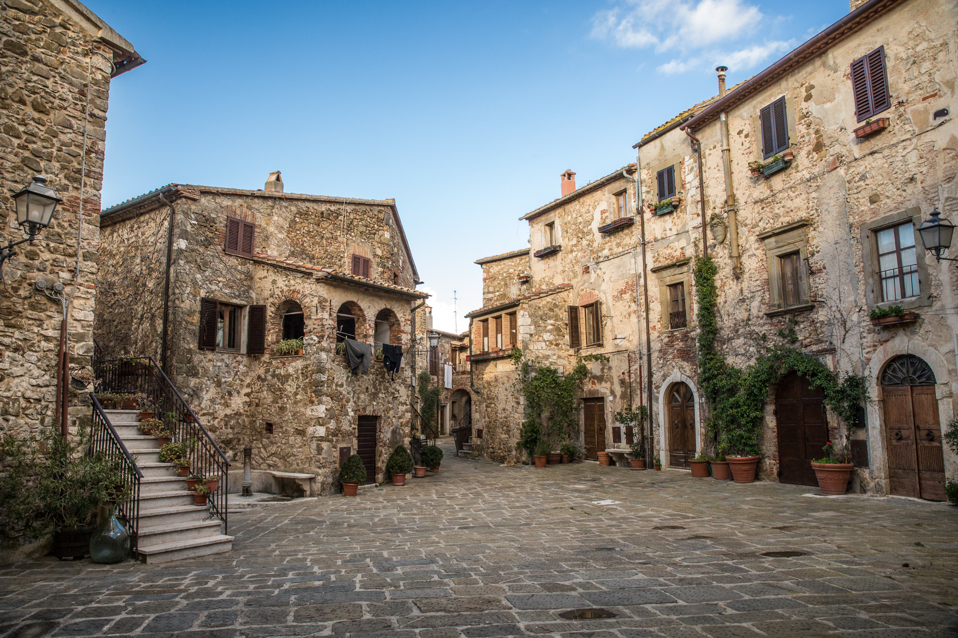 Montemerano square