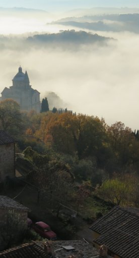 montepulciano-panorama-nebbia