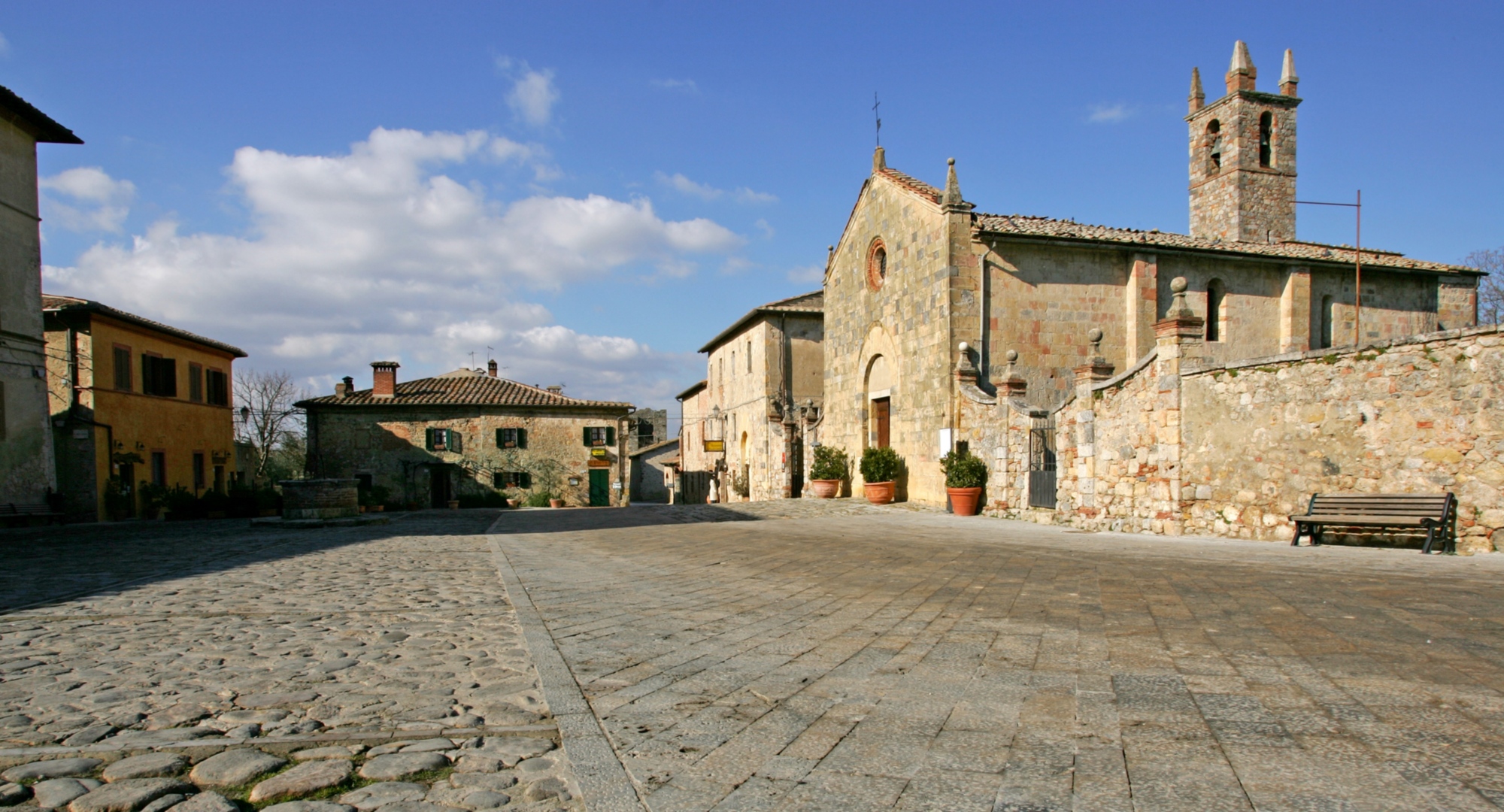 Monteriggioni square