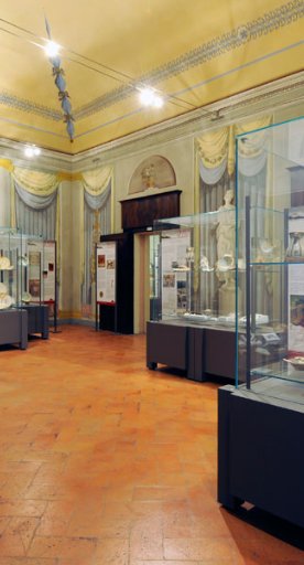 Maison Bicocchi et exposition Guerrieri e Artigiani à Pomarance