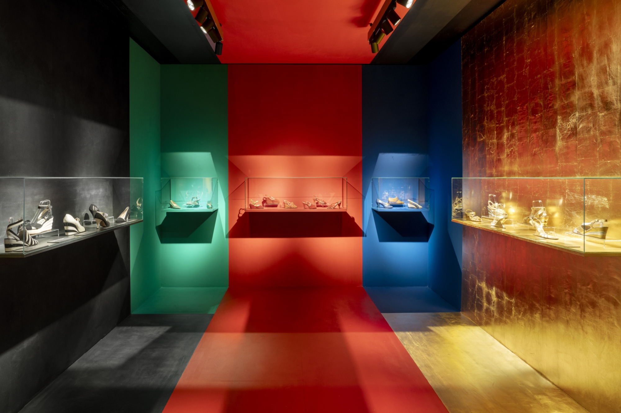 Museo Ferragamo, una sala della mostra 1898 - 1960