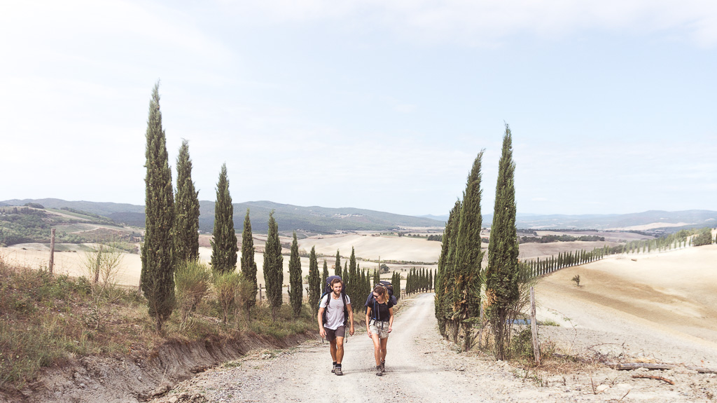 Luke e Nell di What if we waked? lungo la Via Francigena