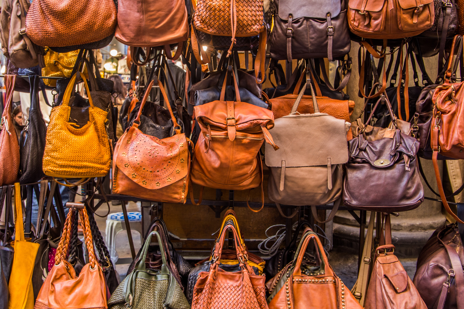 Bolsos de cuero de la marroquinería toscana