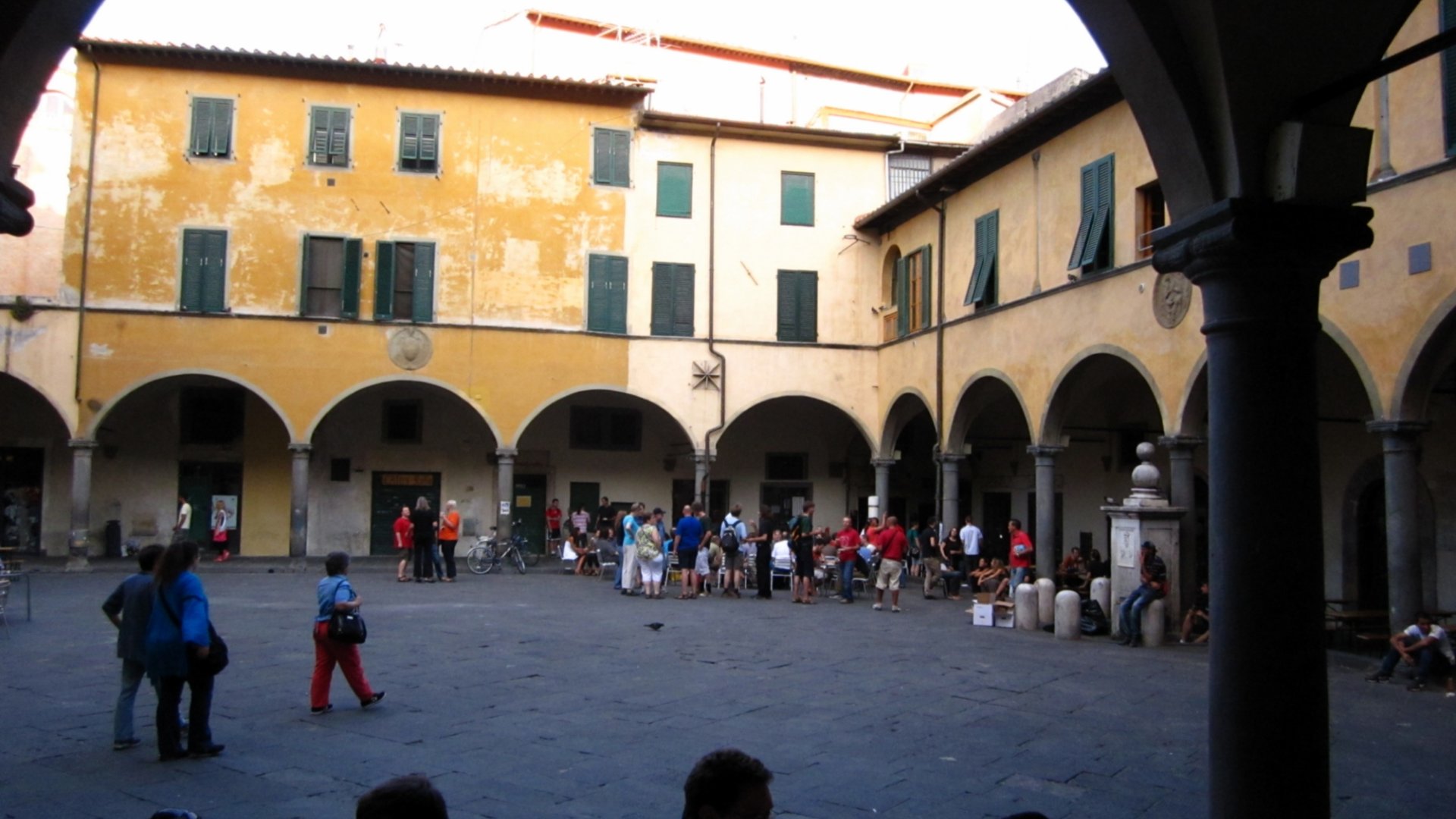 Plaza de Vettovaglie en Pisa