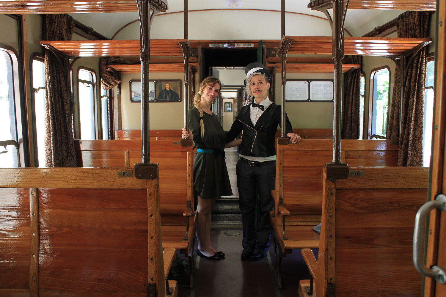 Los interiores del Porrettana Express