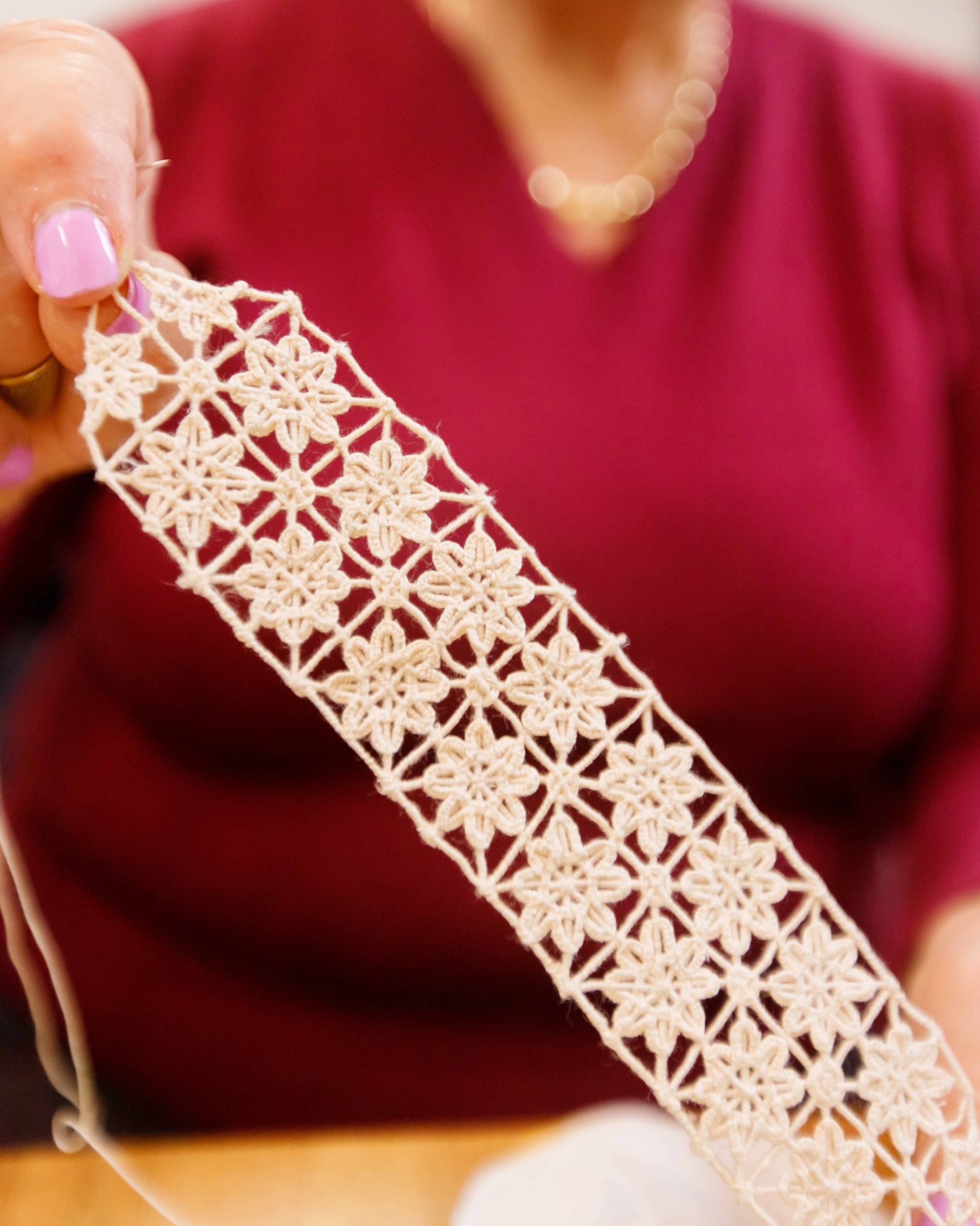 Creazioni fatte dalle ricamatrici del punto Tavarnelle.