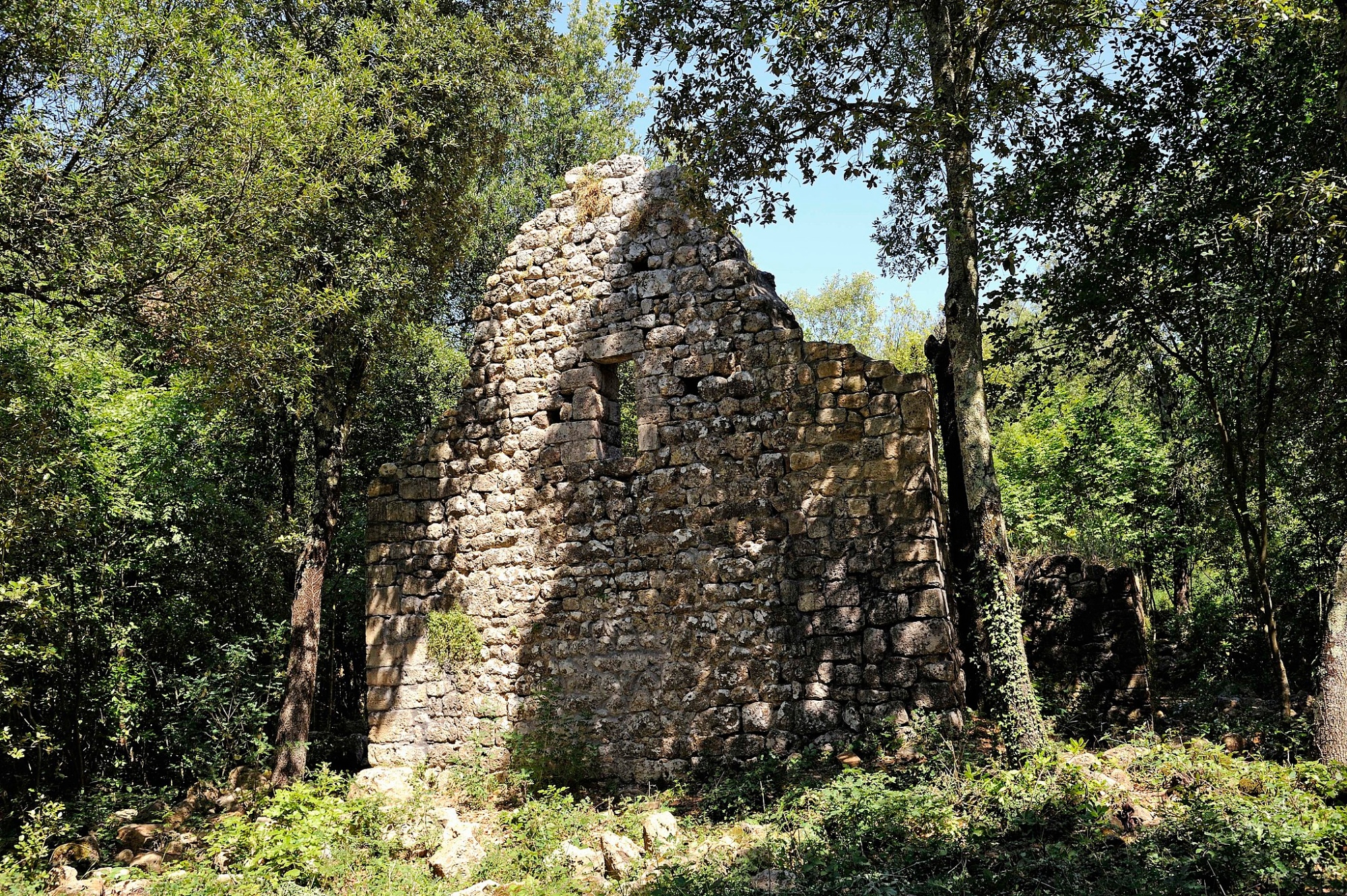 Ruins in Castelvecchio's Nature Reserve