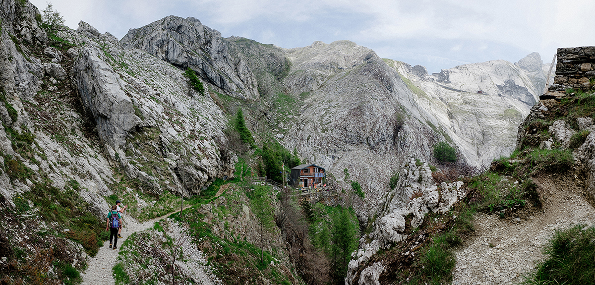 Sentiero Vandelli, rifugio Conti, Alpi Apuane