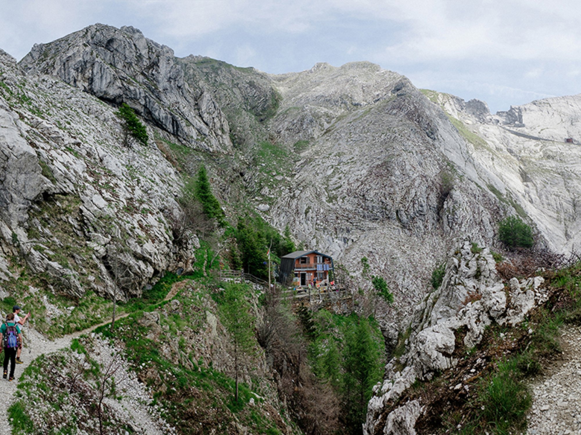 Sentiero Vandelli, rifugio Conti, Alpi Apuane