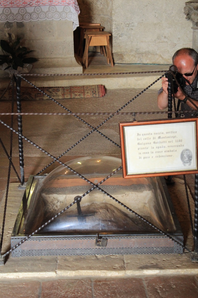 La espada de San Galgano en la roca