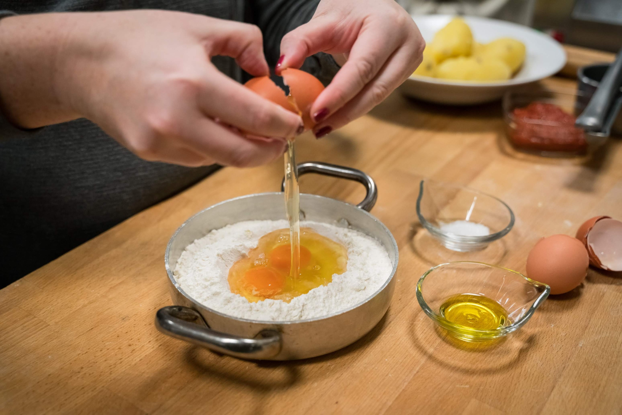 Preparing potato ravioli with the old recipe