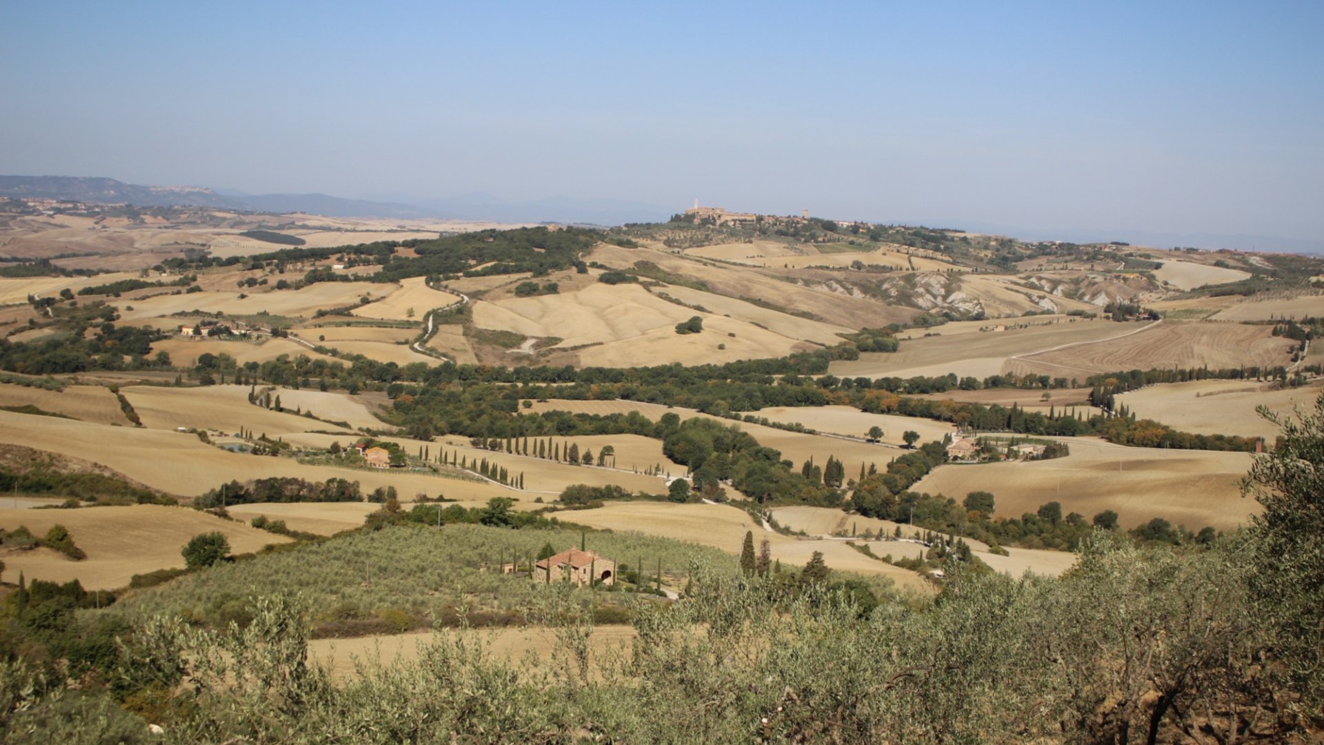 Blick von Montichiello über die Val d´Orcia