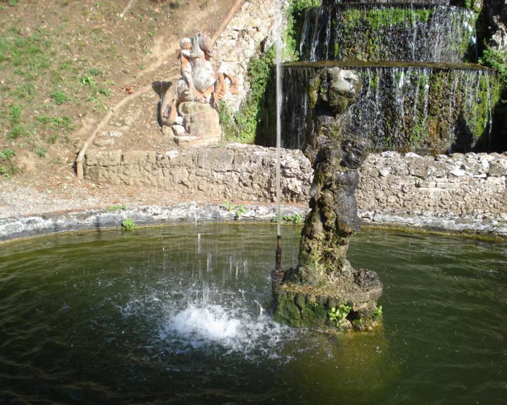Une des fontaines de la Villa Oliva à San Pancrazio